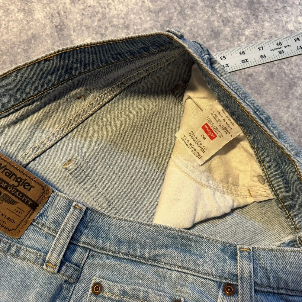 Vintage Wrangler Mens‎ Relaxed Fit Denim Jean Shorts Light Wash Size 36 Jorts